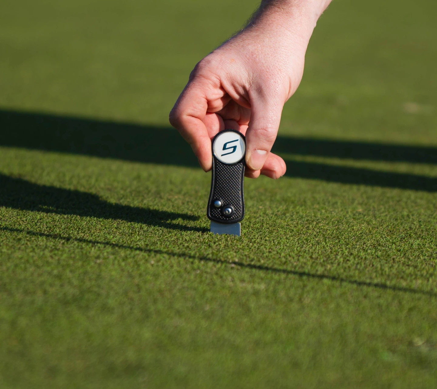 shot-scope-divot-tool-pitchgabel image 2